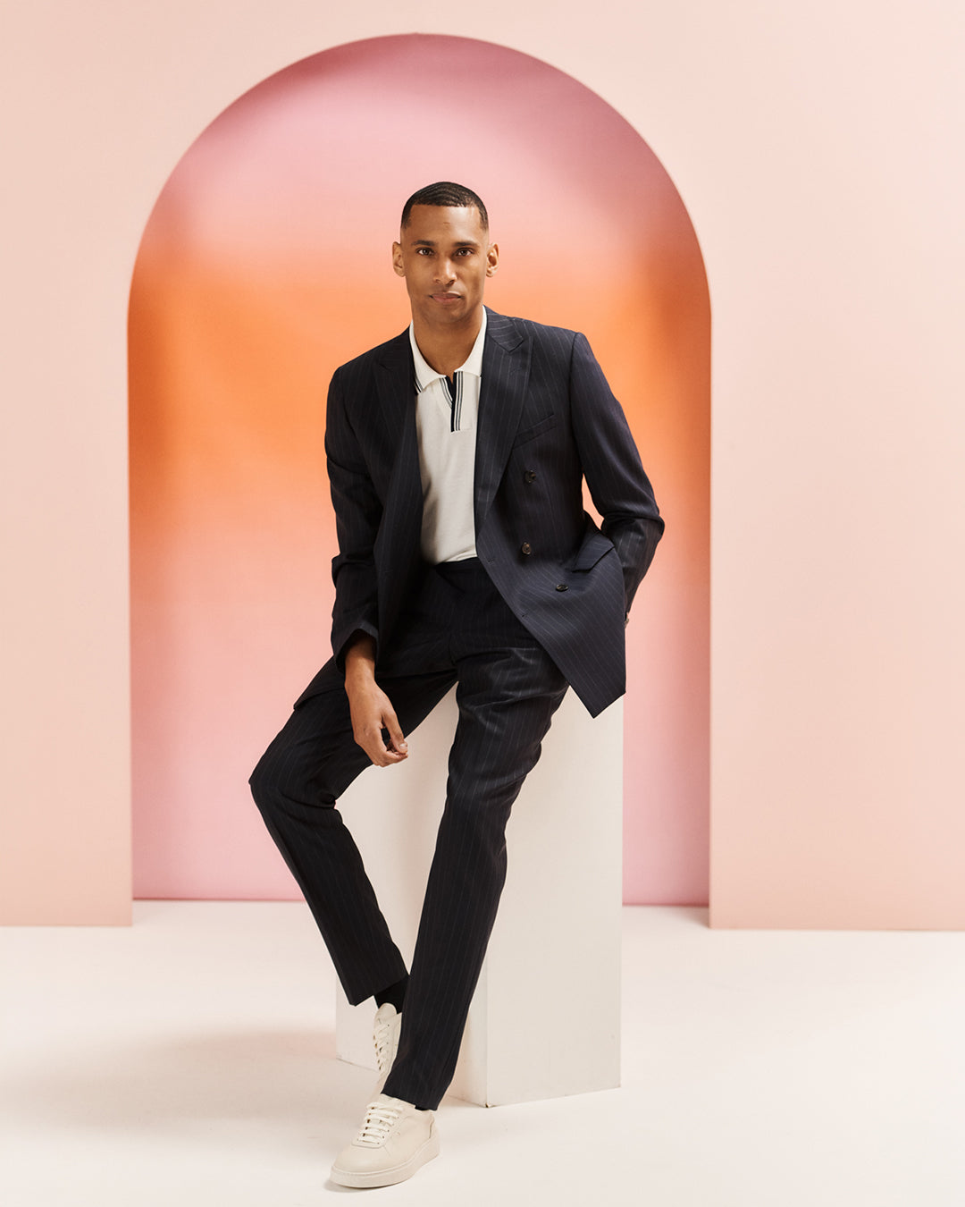 Men's suits: 2-piece, 3-piece, cuts & colours