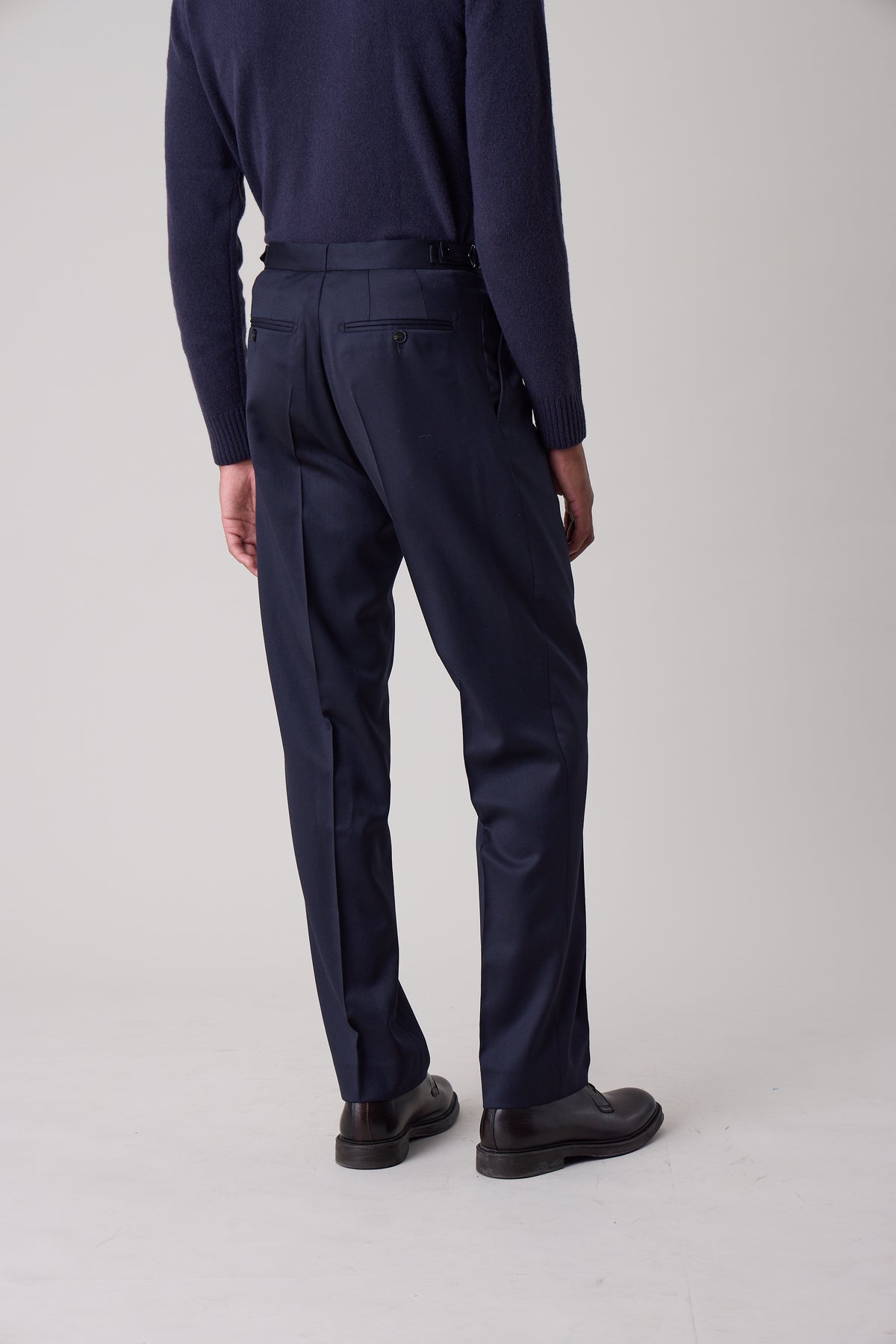 Pantalon droit Viggo en laine vierge et laine marine