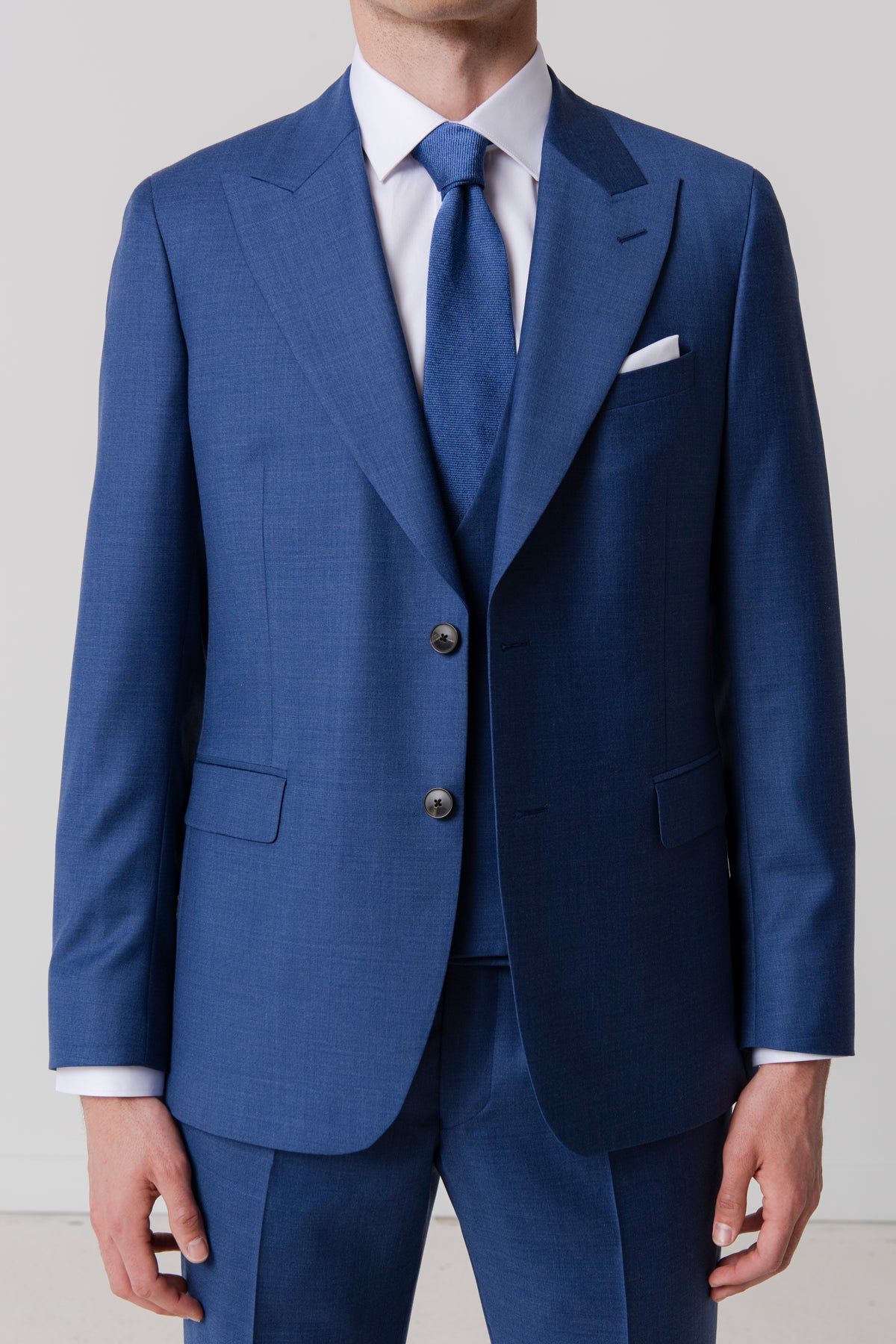 Costume Mistral col pointe en laine vierge