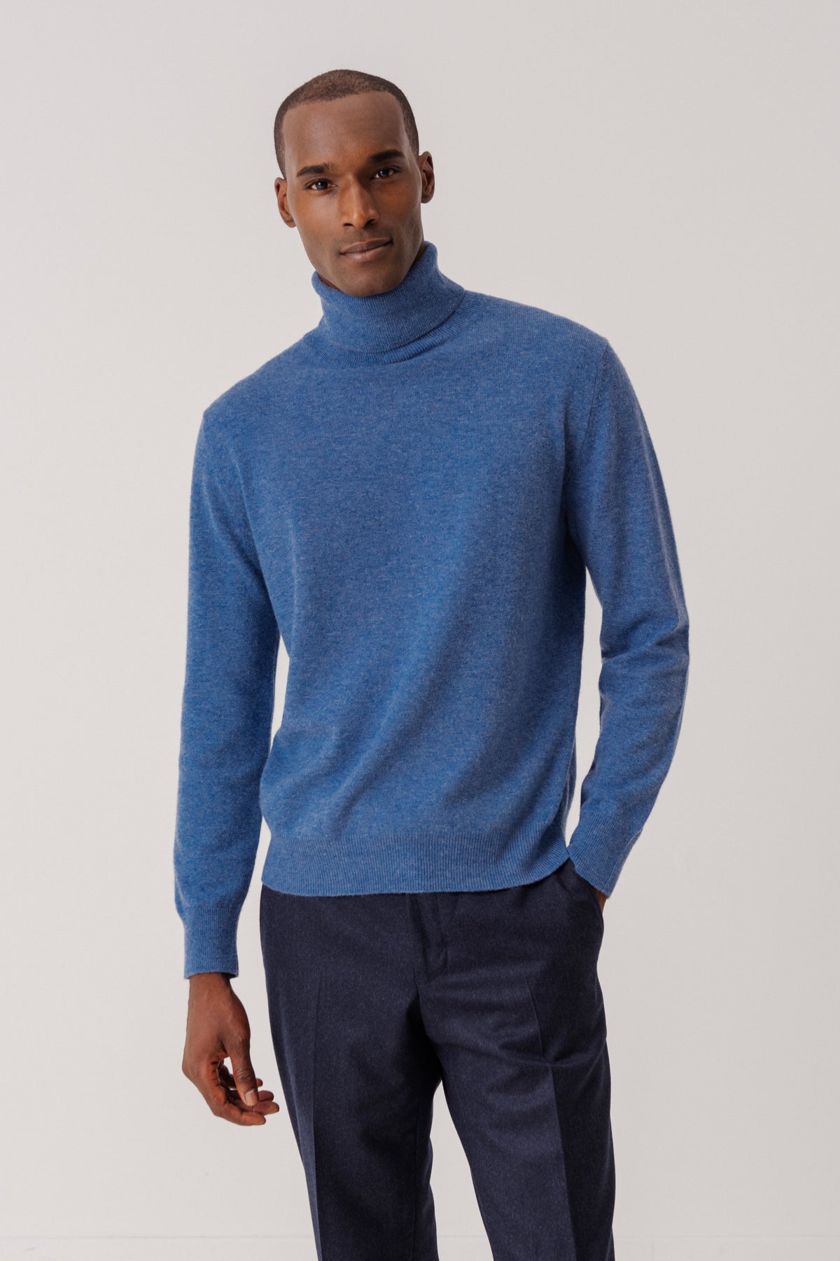 Pull col roulé Andrew en laine et cachemire bleu