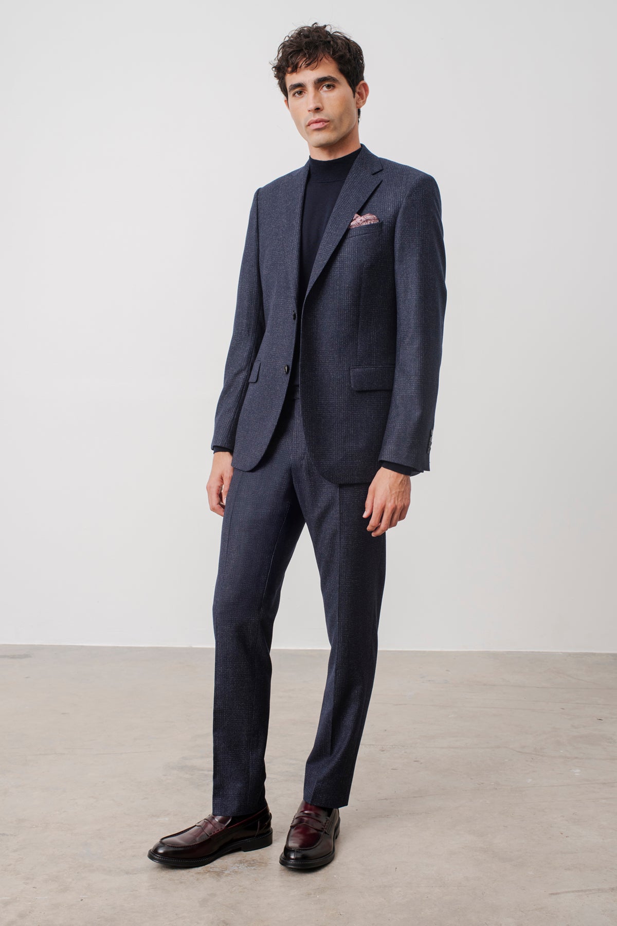 Costume droit Chester en laine vierge.