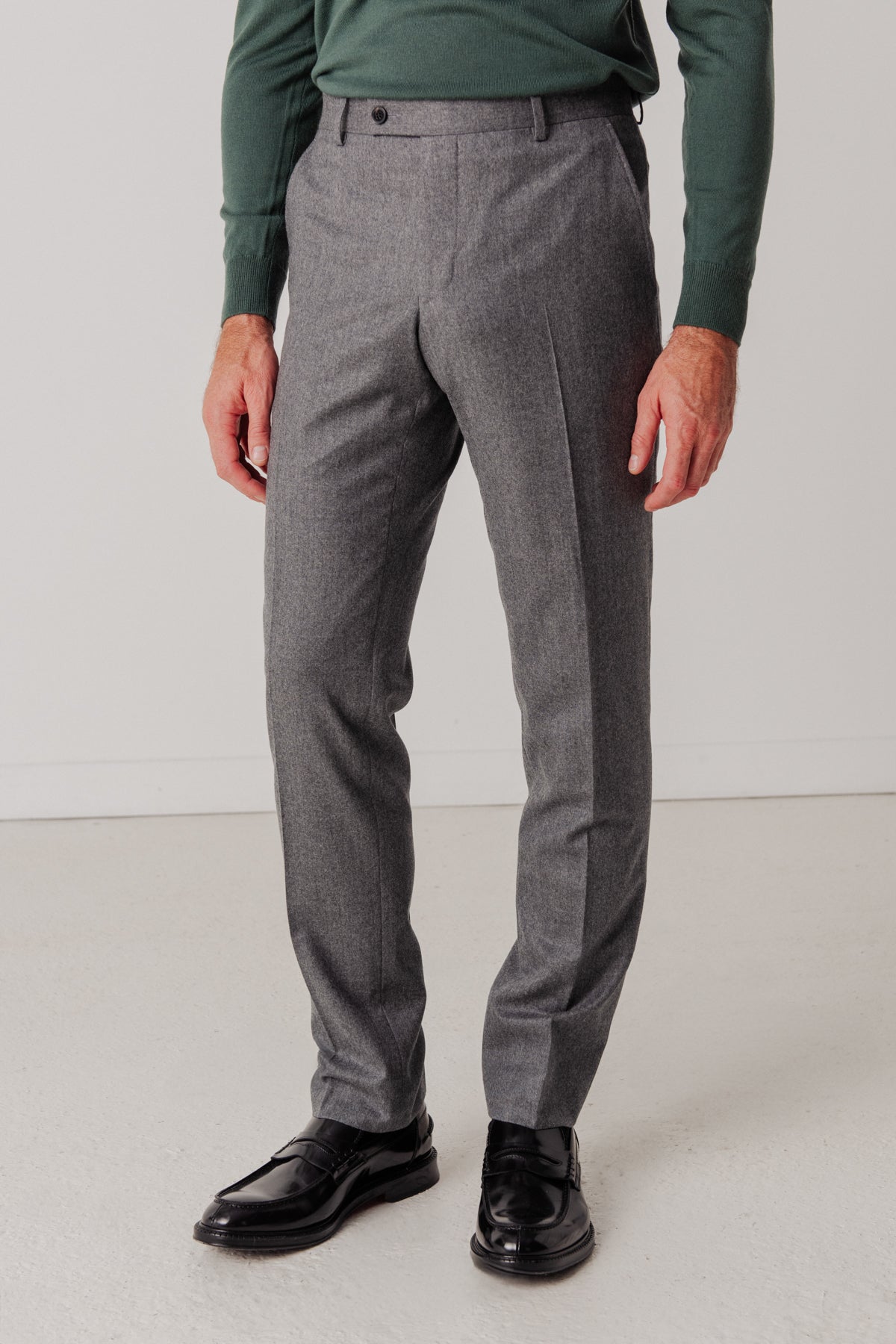 Pantalon en flanelle William Simple gris moyen