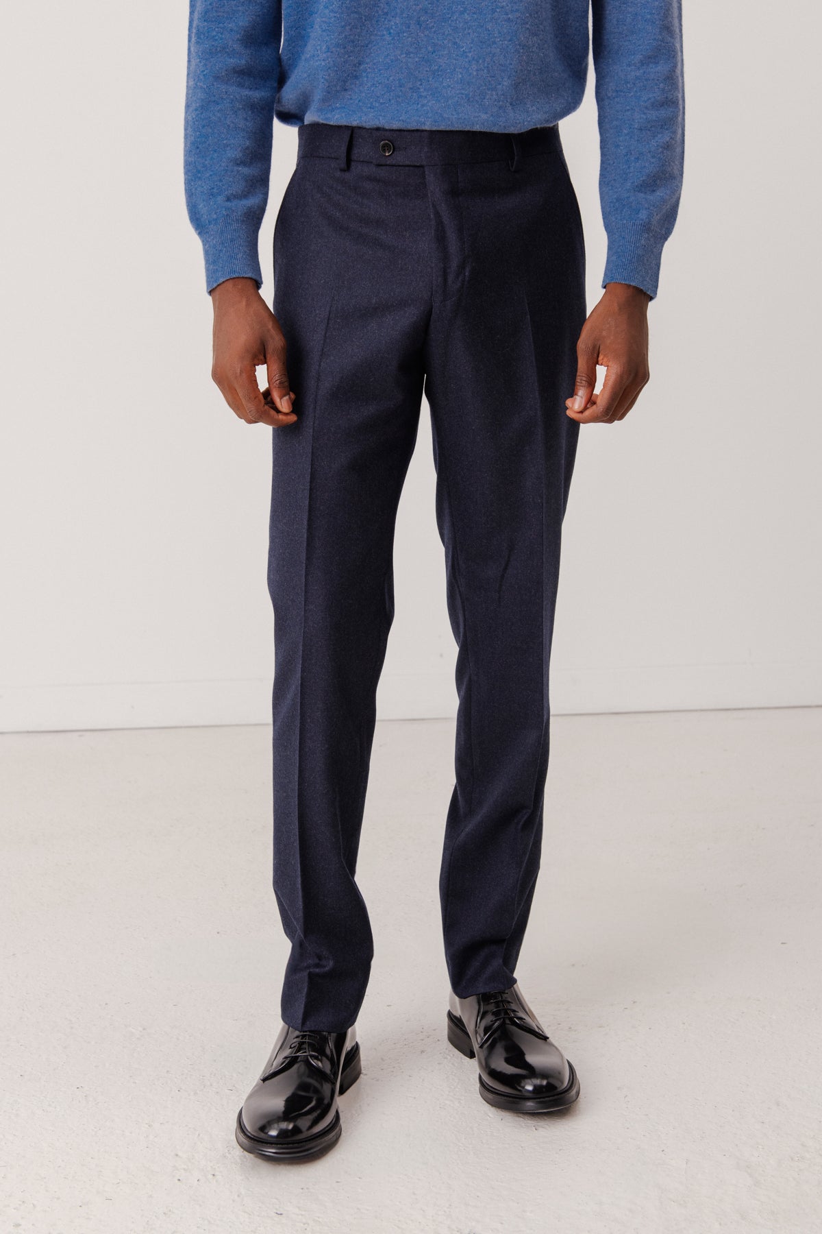 Pantalon en flanelle William Simple bleu gris